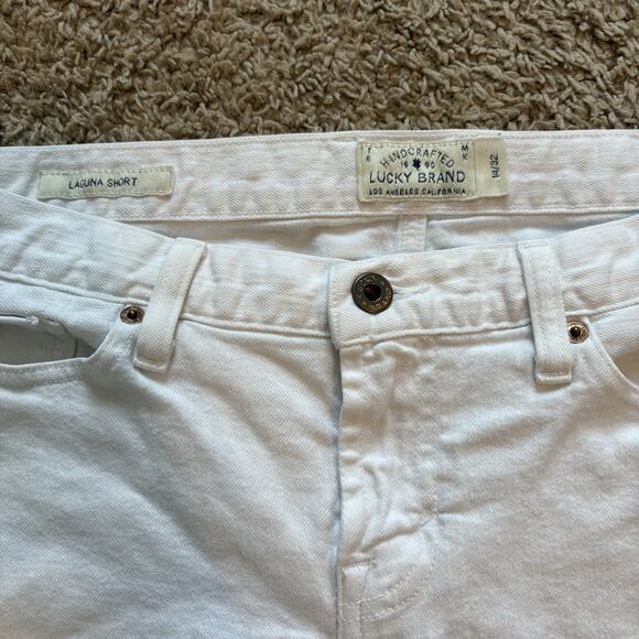 Lucky Brand Laguna Shorts Size 14/32 White Denim Pockets Stretch Cuffed Raw Hem - Picture 3 of 9